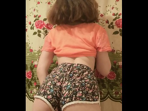 ❤️ Dhallaan yar oo sexy ah oo iska siibaysa surwaalka gaaban ee kamarada ❤️❌ Muqaal dabada %so.port-amurasso.ru ❌️❤